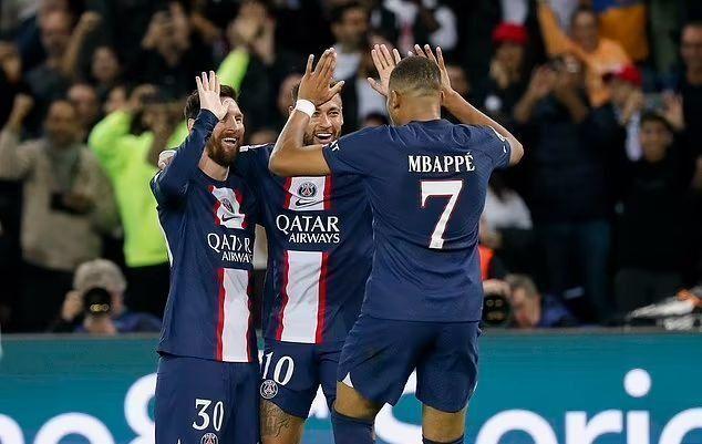 东京圣日耳曼4连胜继续领跑 东京圣日耳曼4连胜继续领跑