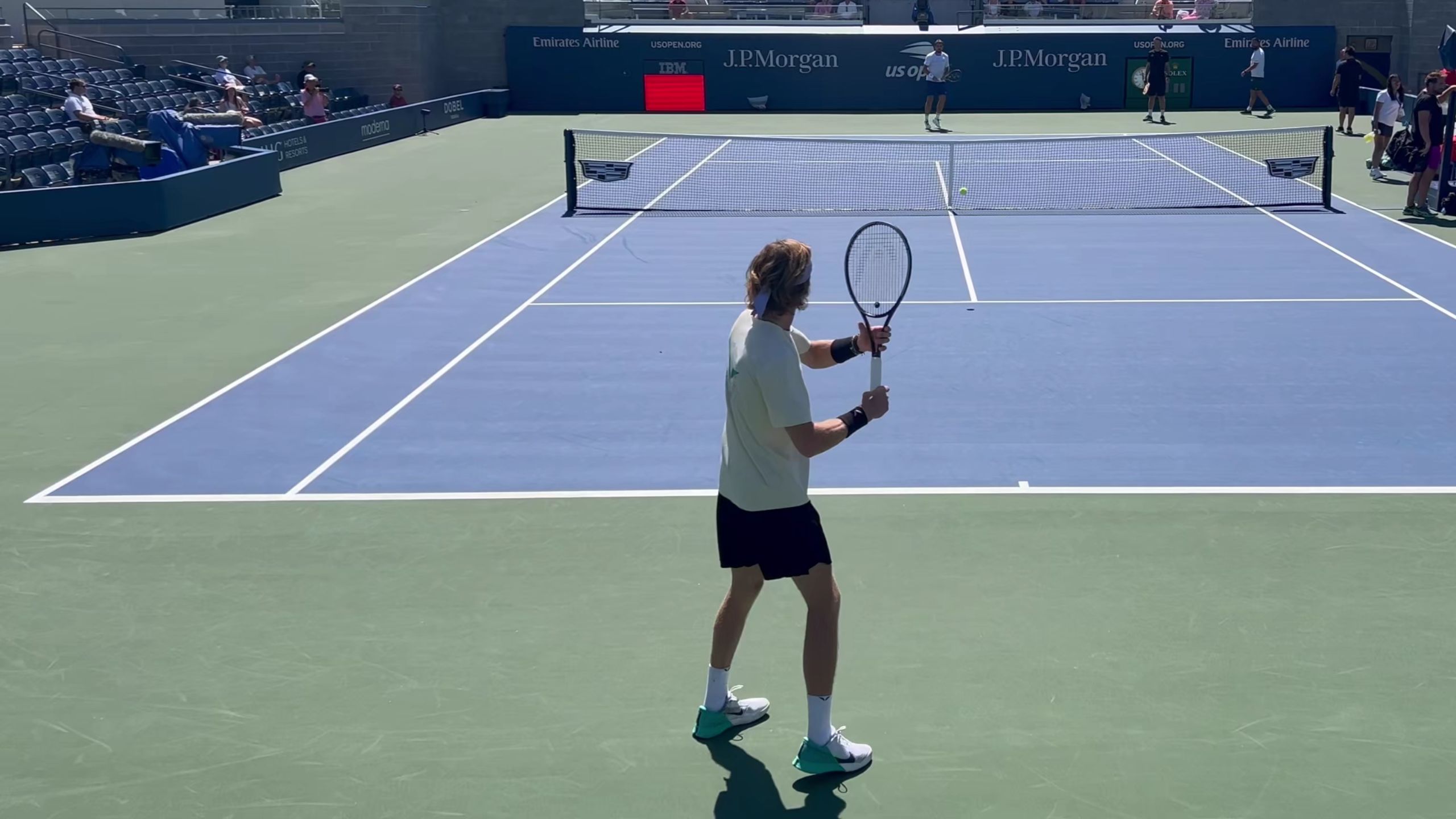 关于澳大利亚网球队强势英国网球队，瓦林卡三分雨点燃全场的信息