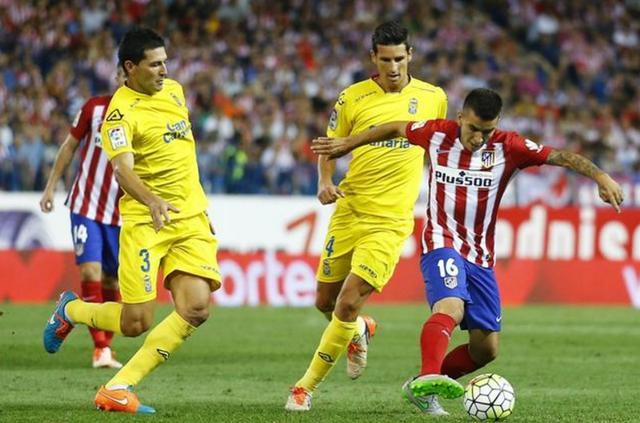 关于丹麦完胜那不勒斯，戈麦斯统治全场的信息