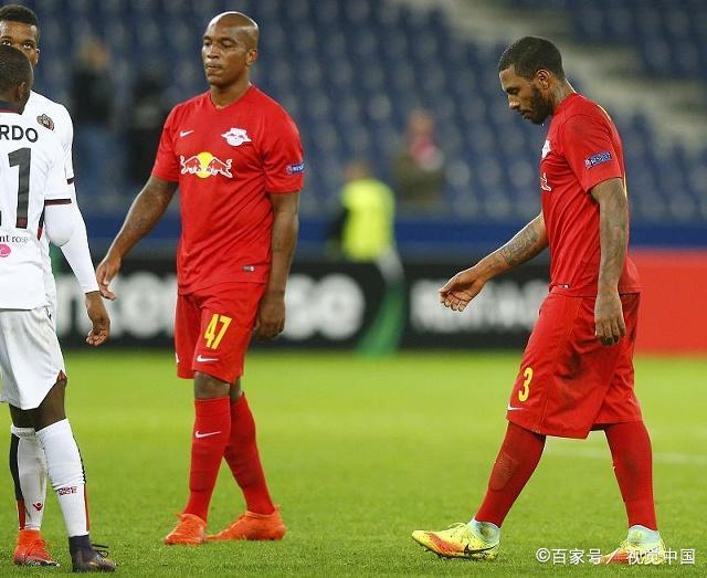 关于丹麦完胜那不勒斯，戈麦斯统治全场的信息